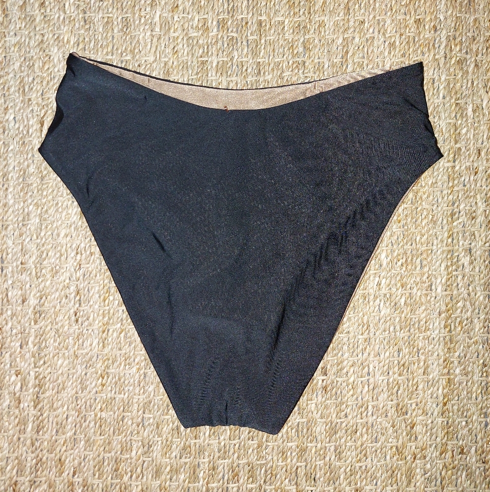 Good American Reversible Compression Bikini - Picture 5 of 11